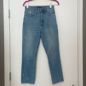 Abercrombie & Fitch Ultra High Rise Mom Jean